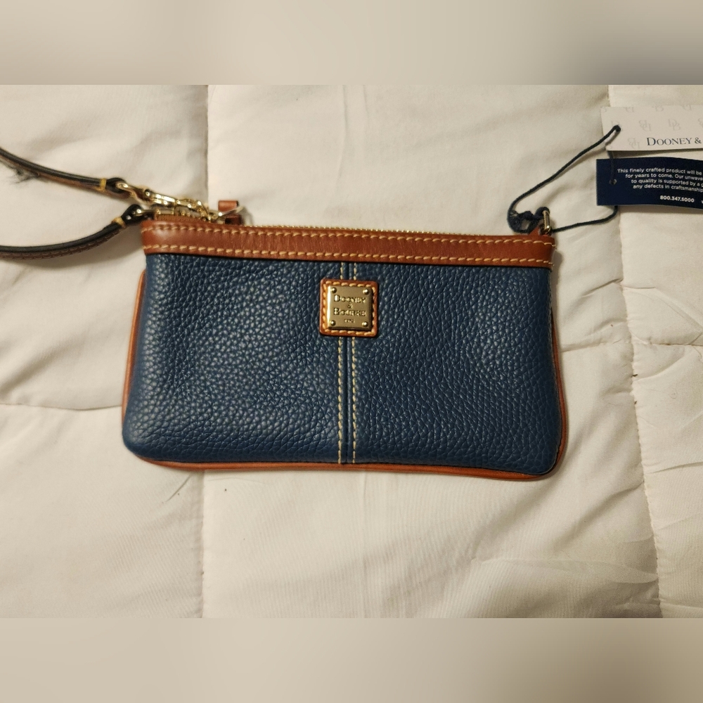 NWT Dooney&Burke Wristlet